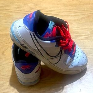 Nike White and Blue Sneakers Sporty Design